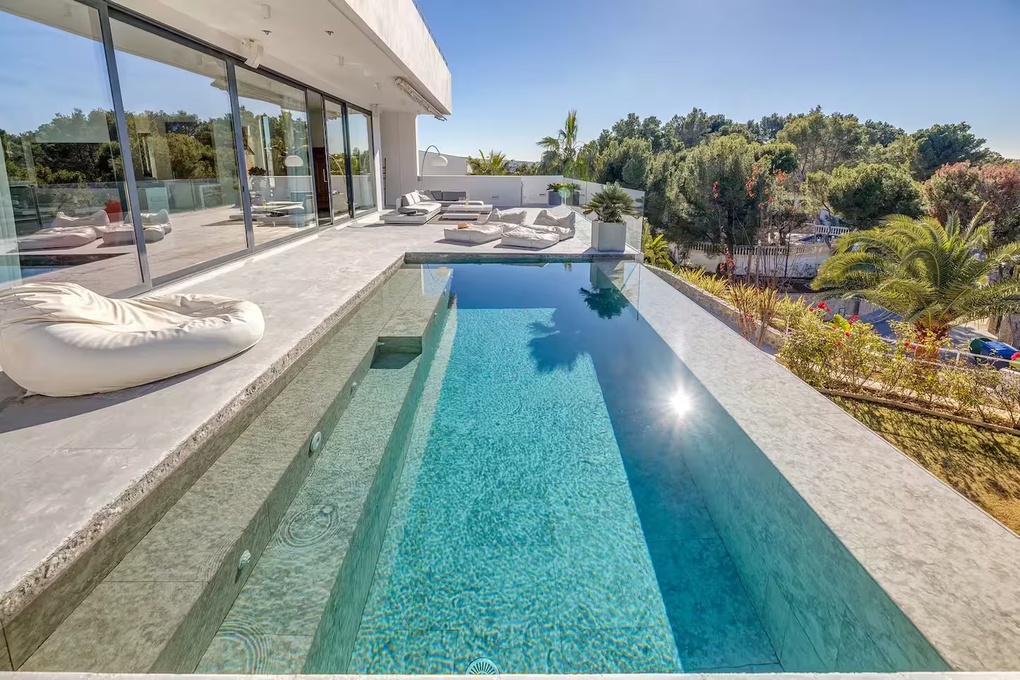 Infinity Pool mit Panoramablick